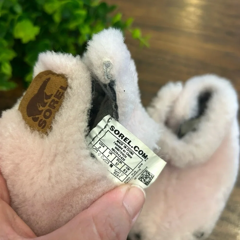 SOREL Bear Paw Slippers Fury Fuzzy Soft Dusy Pink Baby Infant Booties Size 2 - Picture 7 of 7